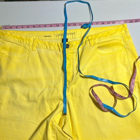 Lane Bryant yellow Jean shorts Bermuda raw hem style size 24W - Picture 3 of 6